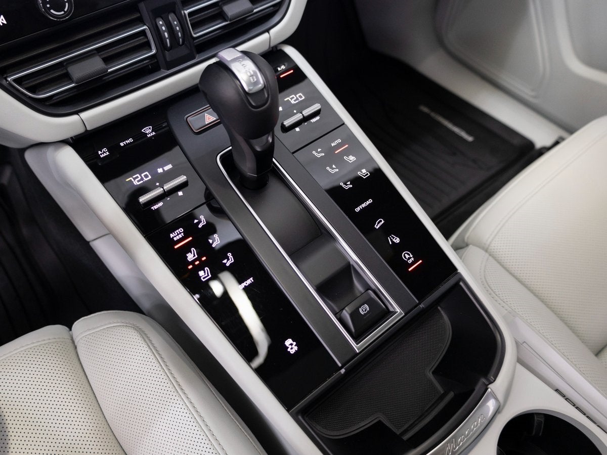 2024 Porsche Macan Base