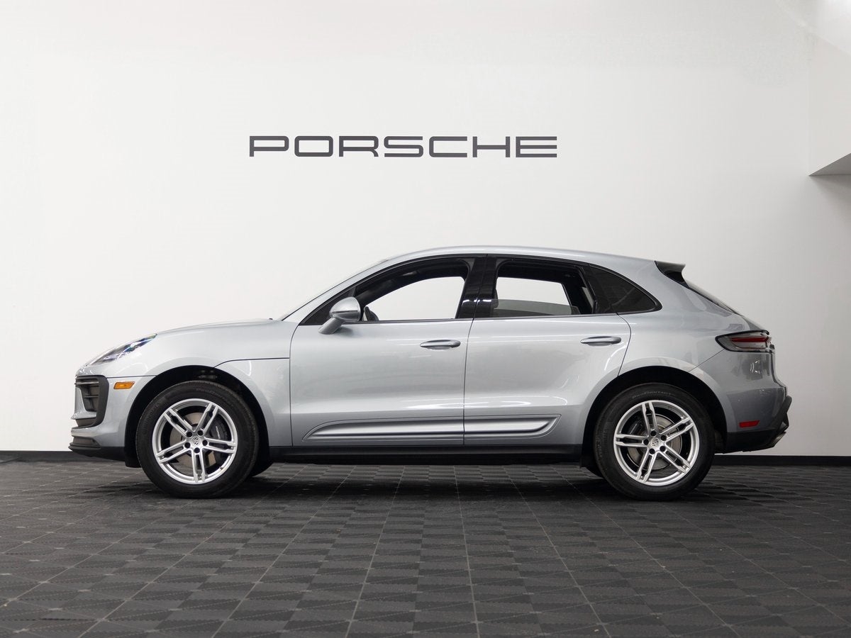 2024 Porsche Macan Base