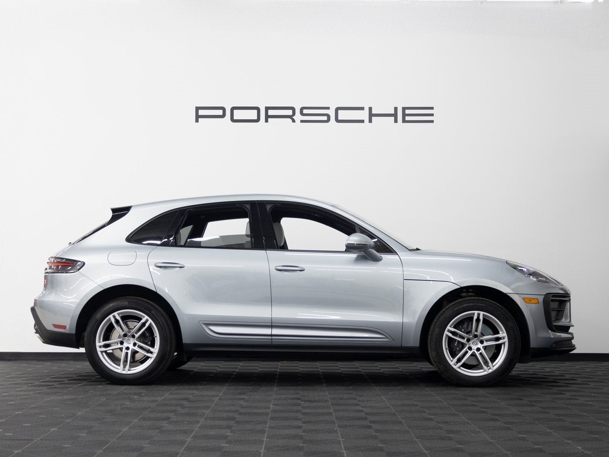 2024 Porsche Macan Base