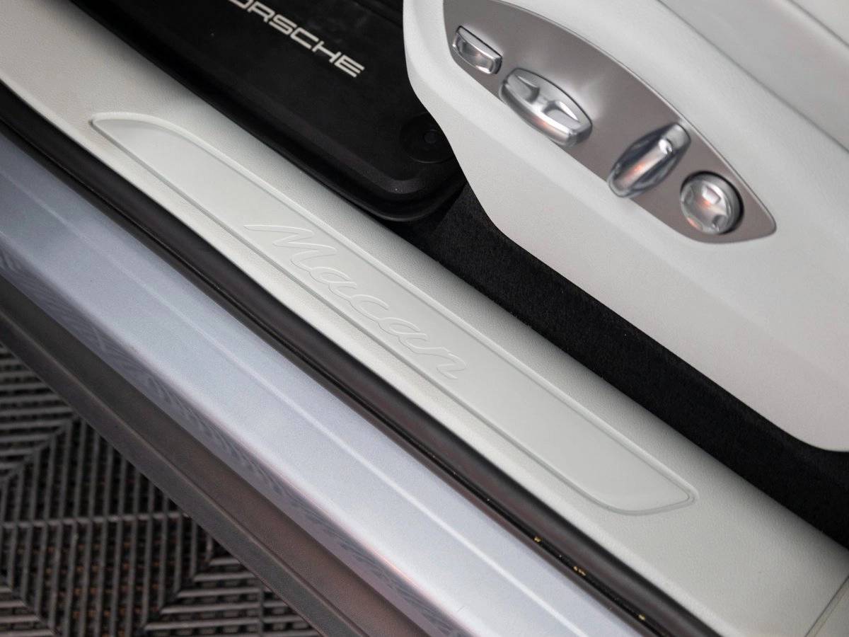 2024 Porsche Macan Base