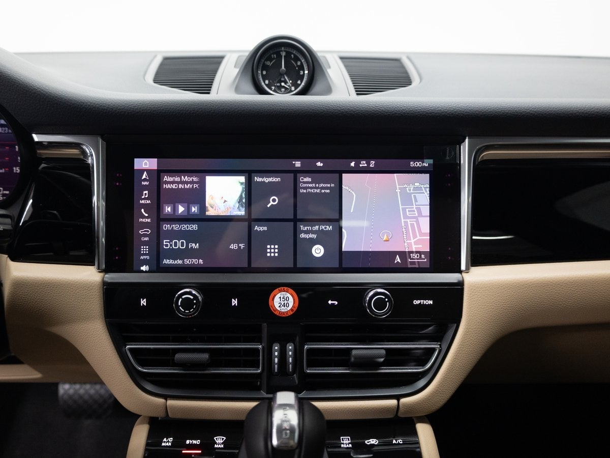 2025 Porsche Macan Base