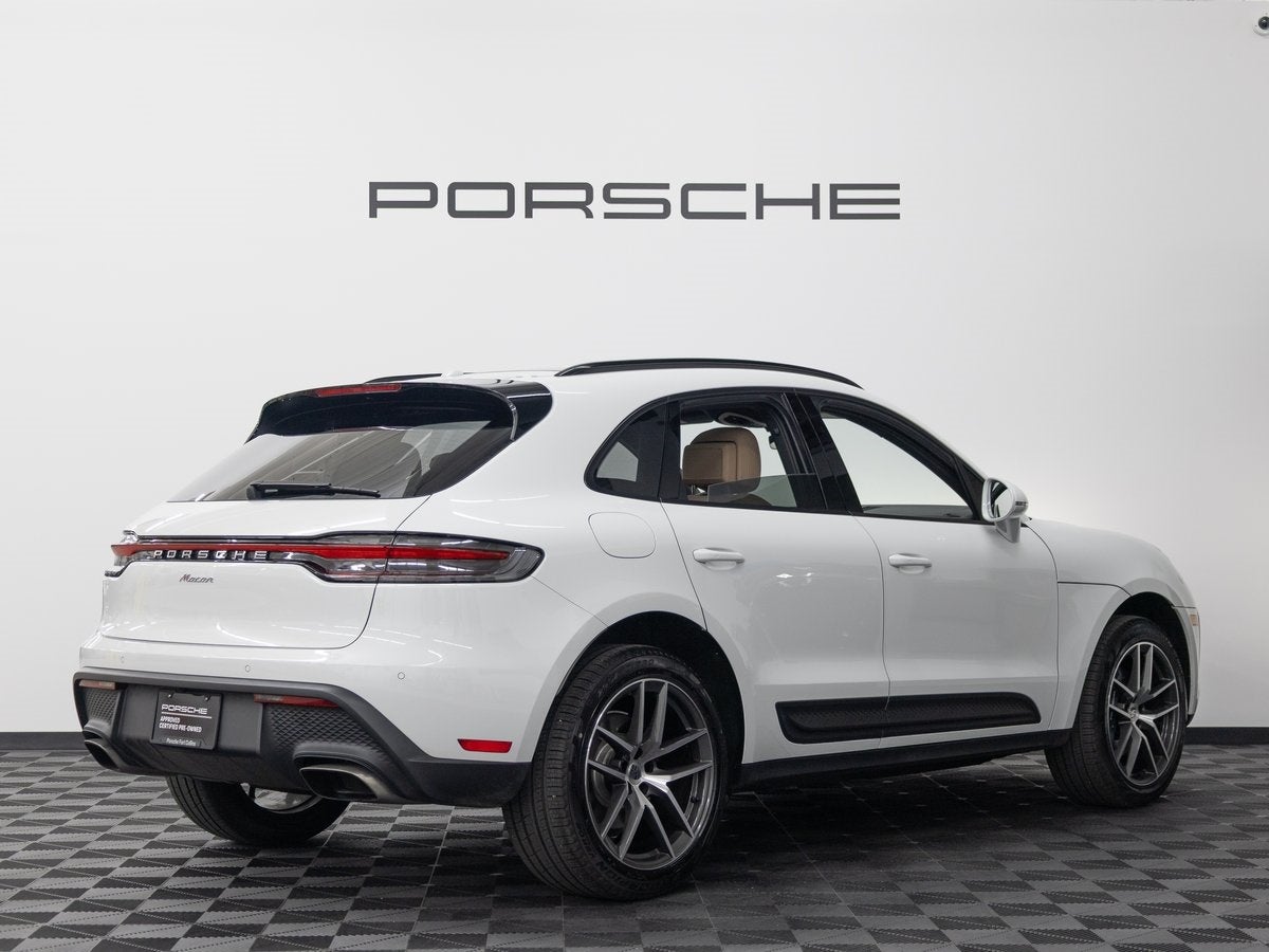 2025 Porsche Macan Base