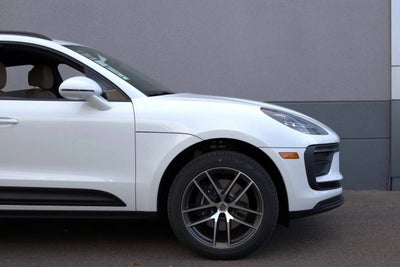 2025 Porsche Macan Base