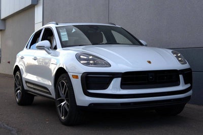 2025 Porsche Macan Base