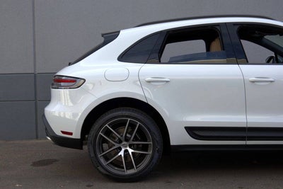 2025 Porsche Macan Base