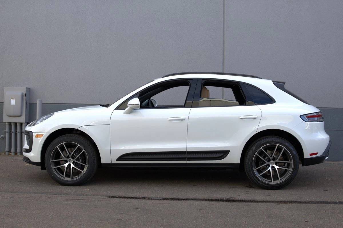 2025 Porsche Macan Base