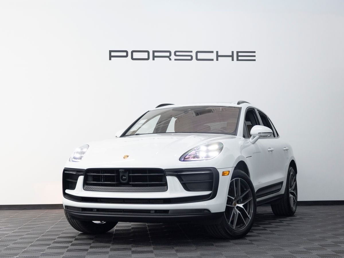 2025 Porsche Macan Base