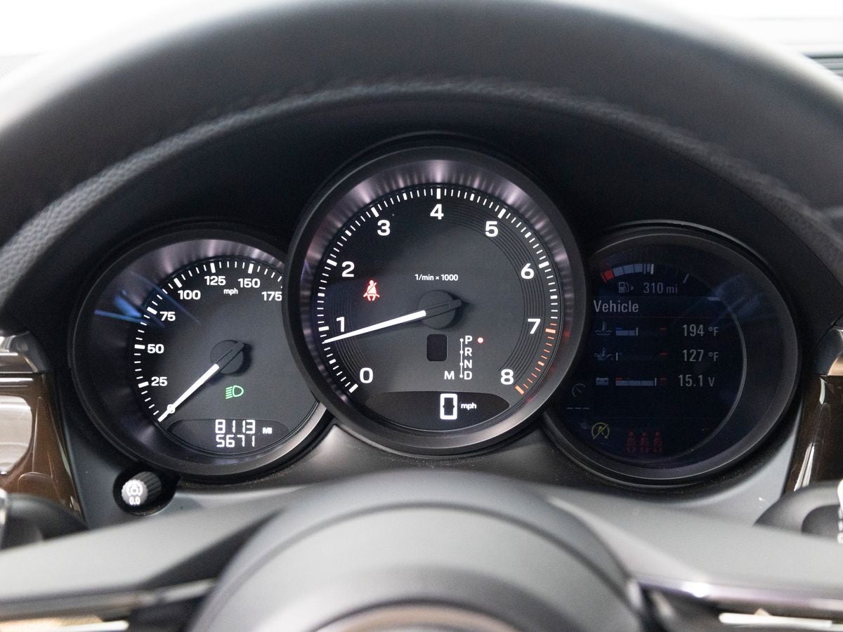 2025 Porsche Macan Base