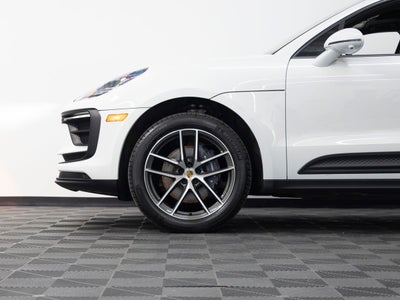 2025 Porsche Macan Base