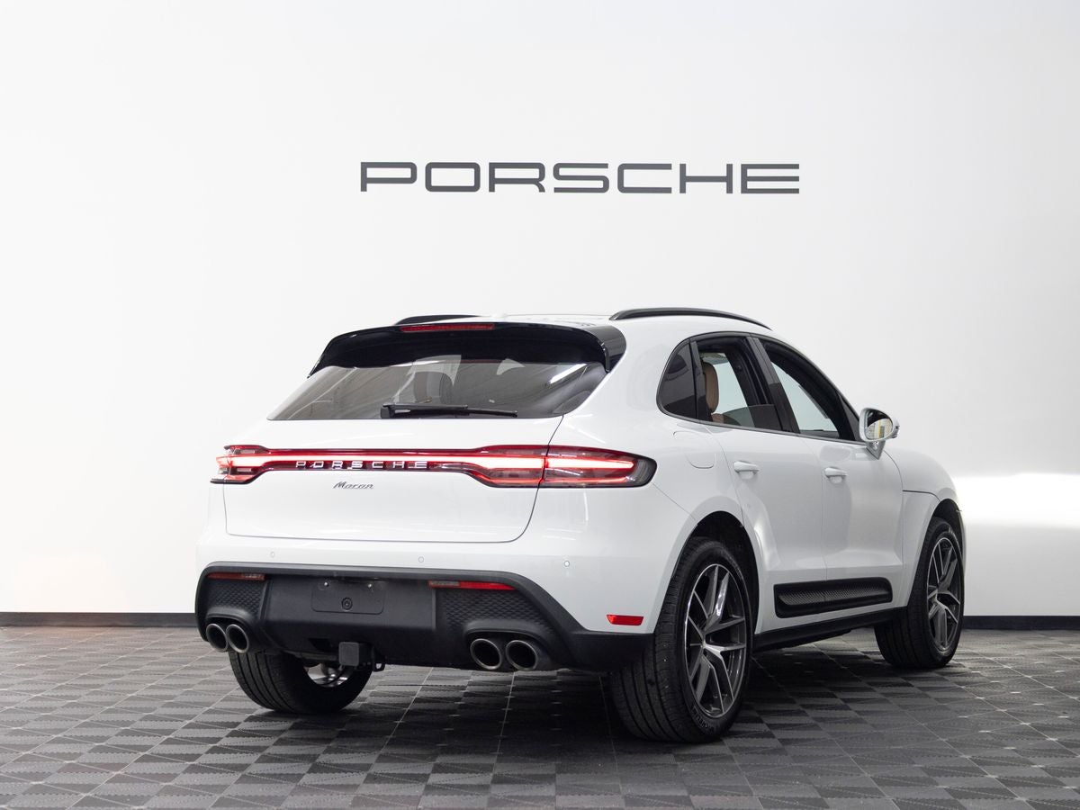 2025 Porsche Macan Base