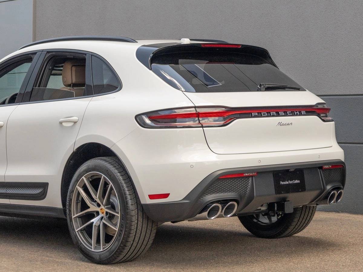 2025 Porsche Macan Base