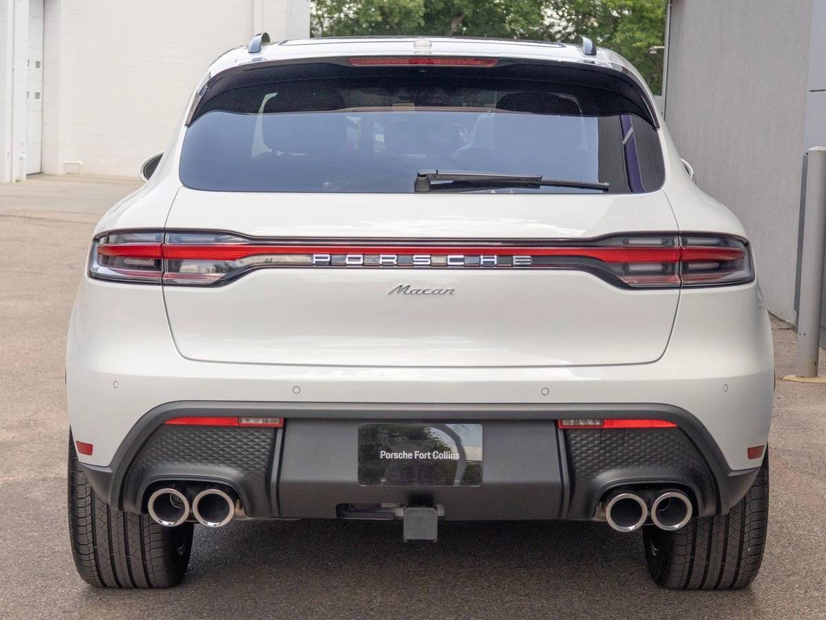 2025 Porsche Macan Base