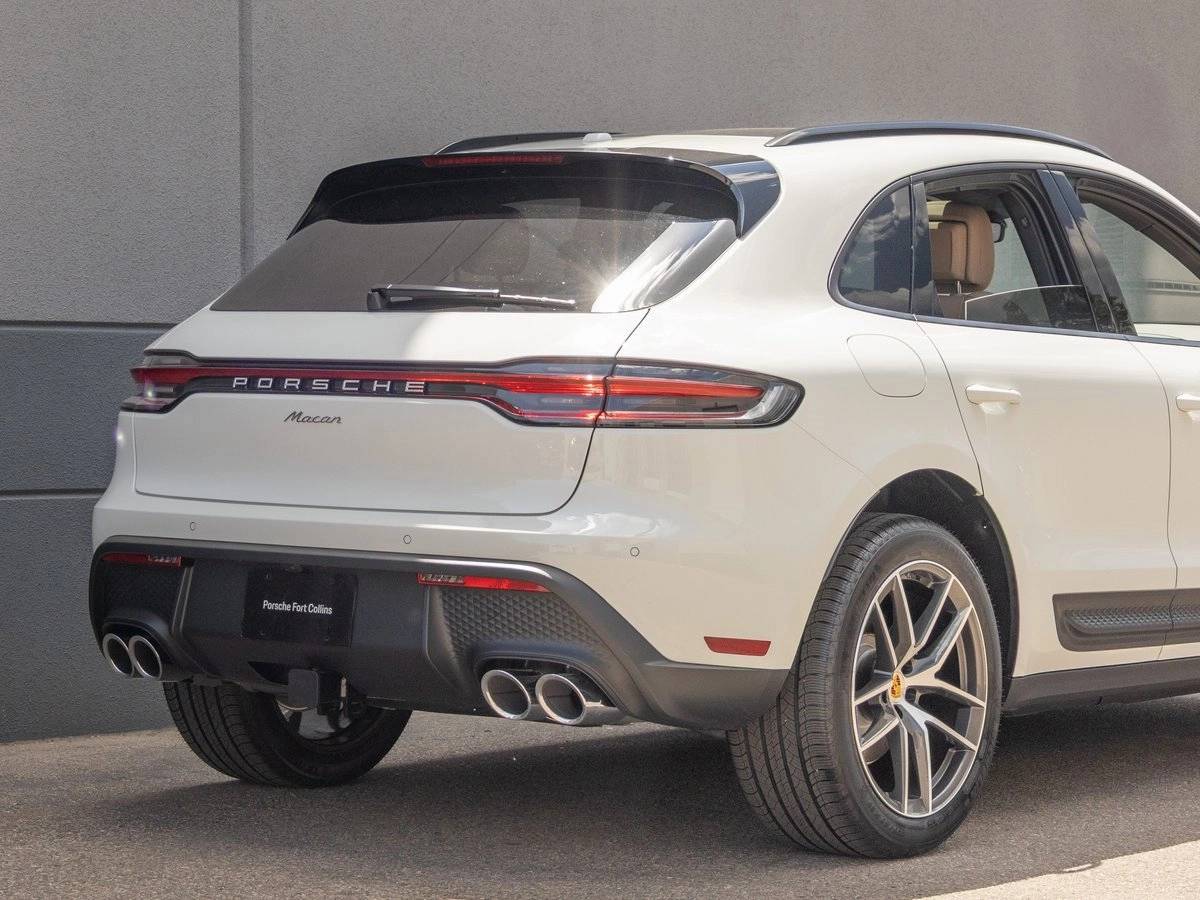 2025 Porsche Macan Base