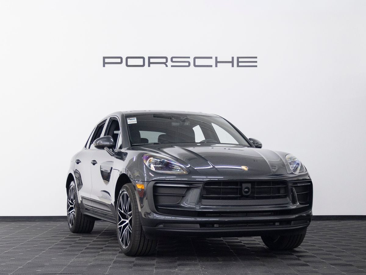 2026 Porsche Macan Base