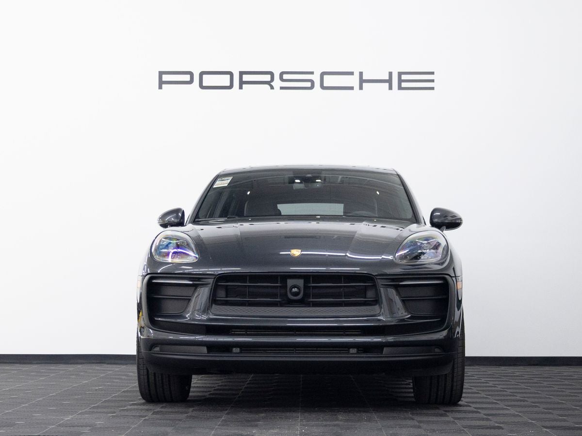 2026 Porsche Macan Base