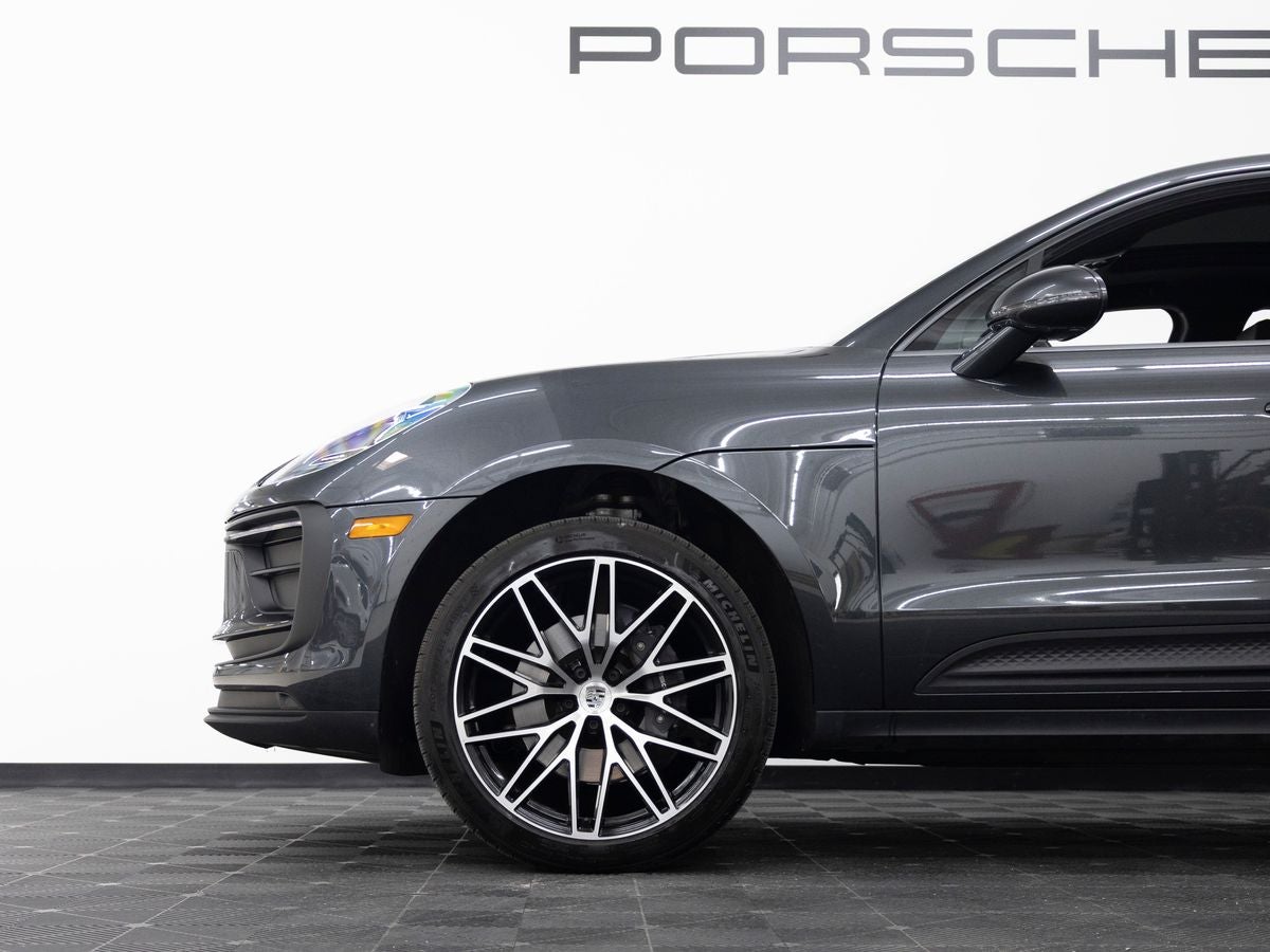 2026 Porsche Macan Base