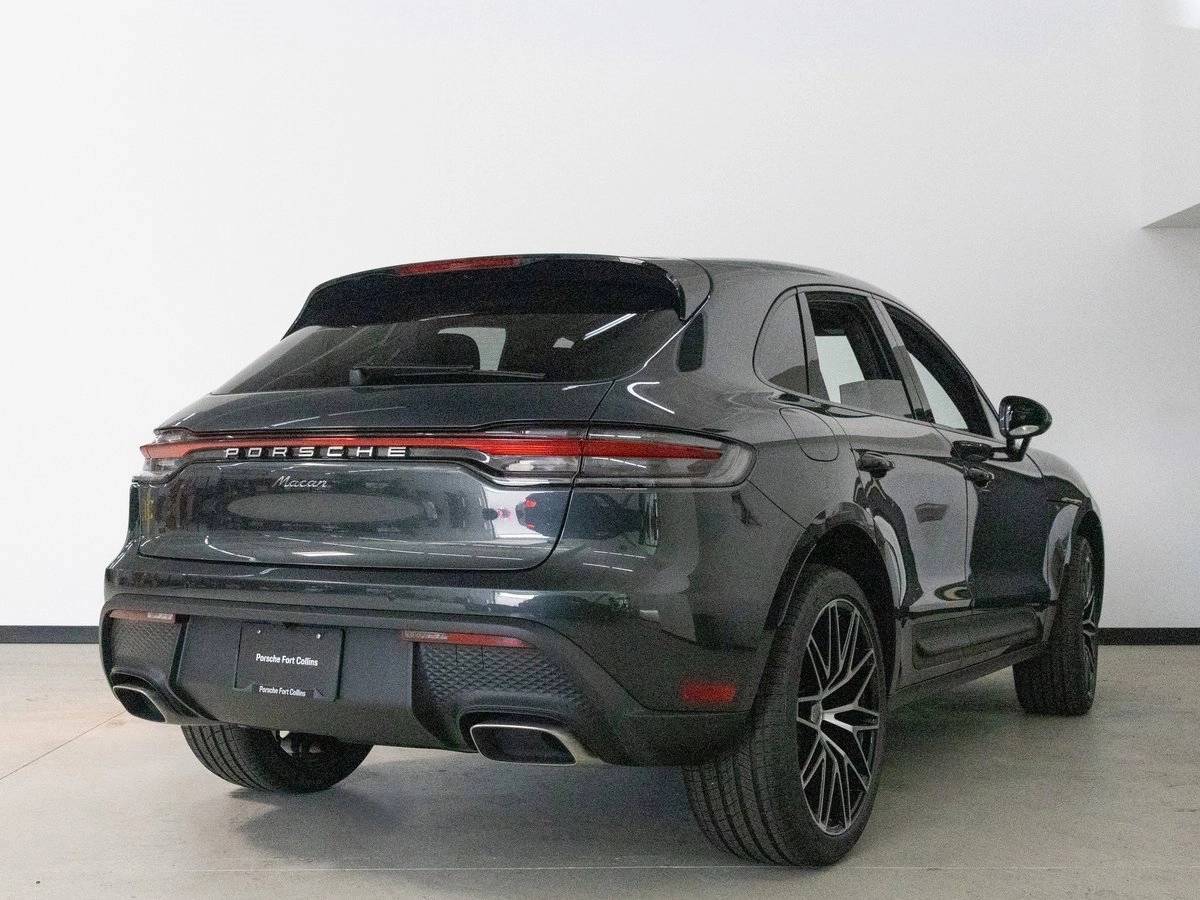 2026 Porsche Macan Base