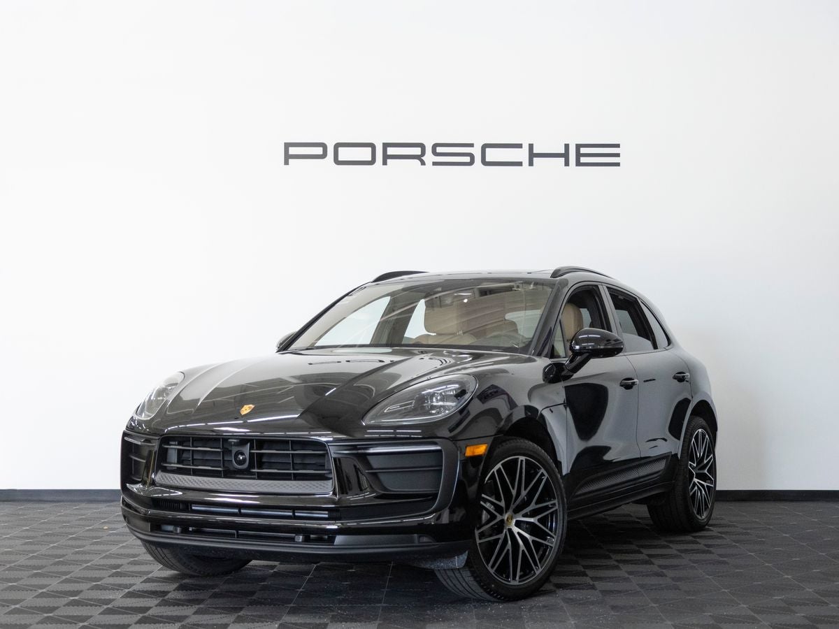 2026 Porsche Macan Base
