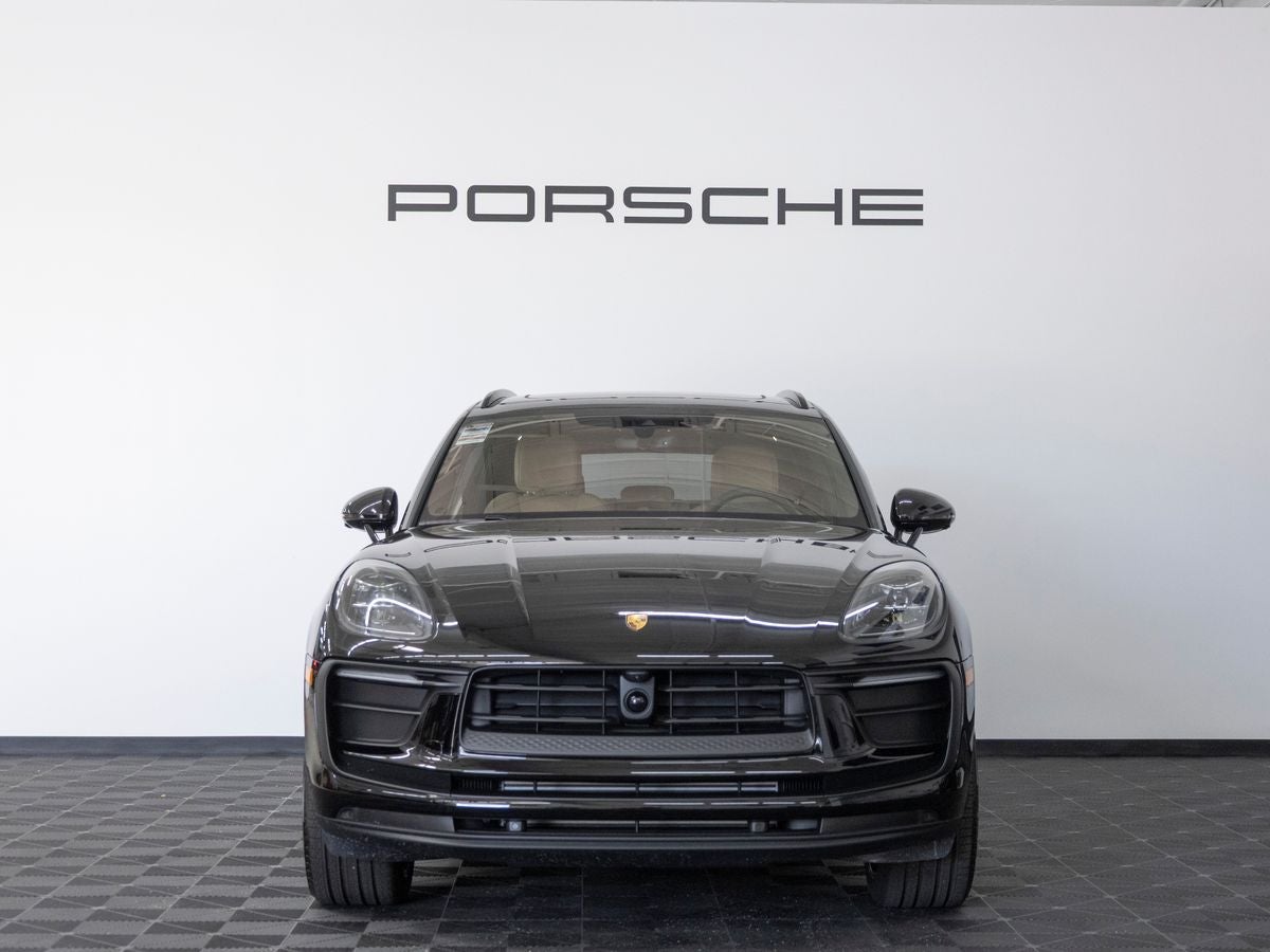 2026 Porsche Macan Base