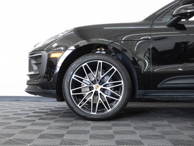 2026 Porsche Macan Base