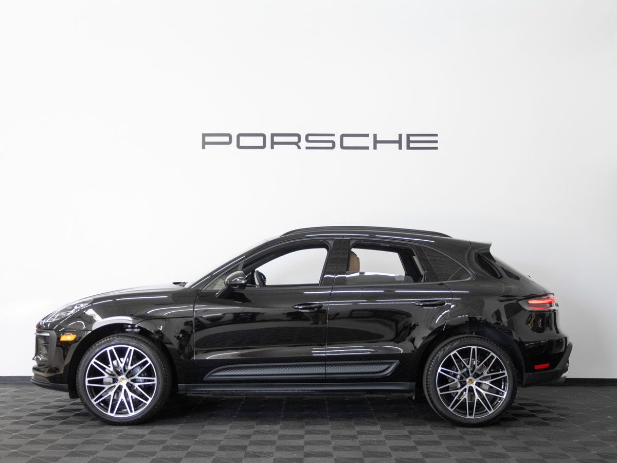 2026 Porsche Macan Base