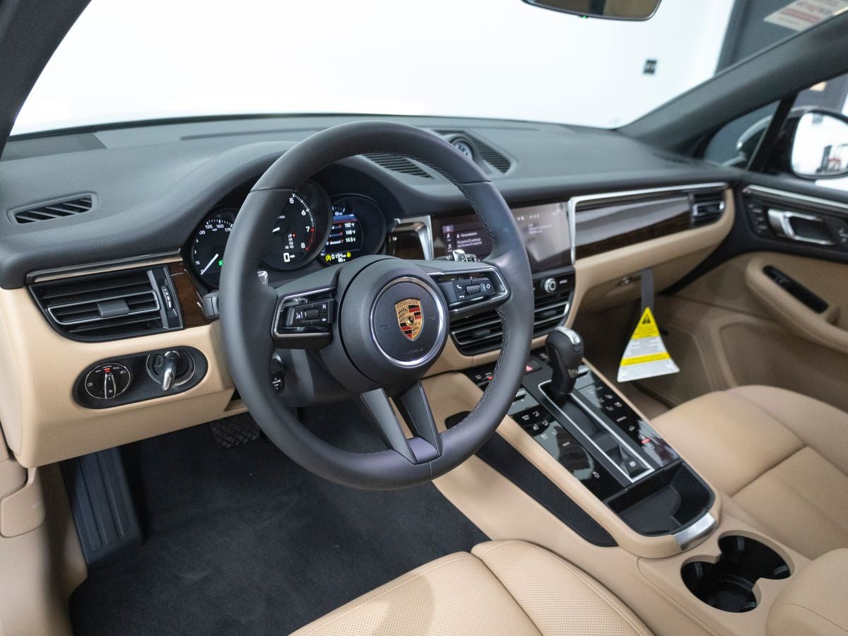 2026 Porsche Macan Base