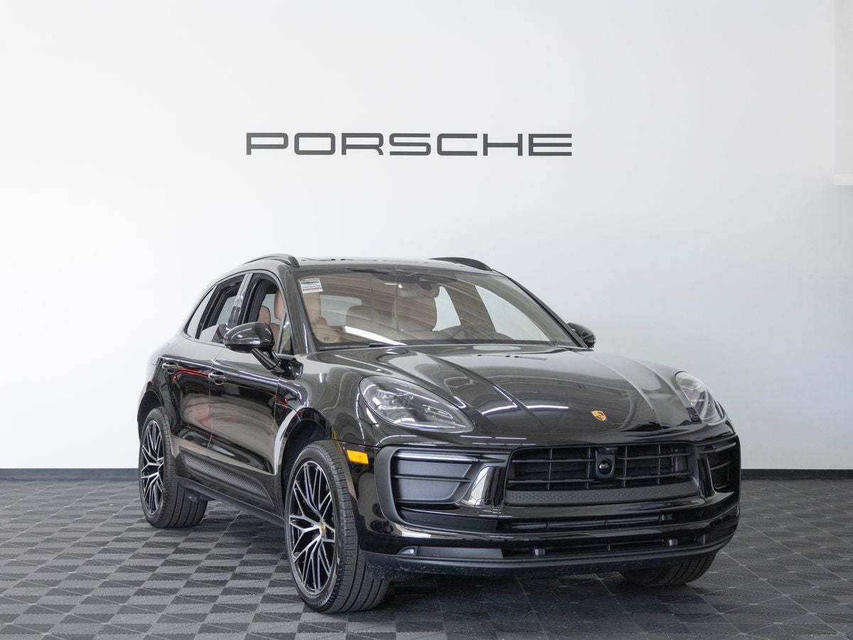2026 Porsche Macan Base