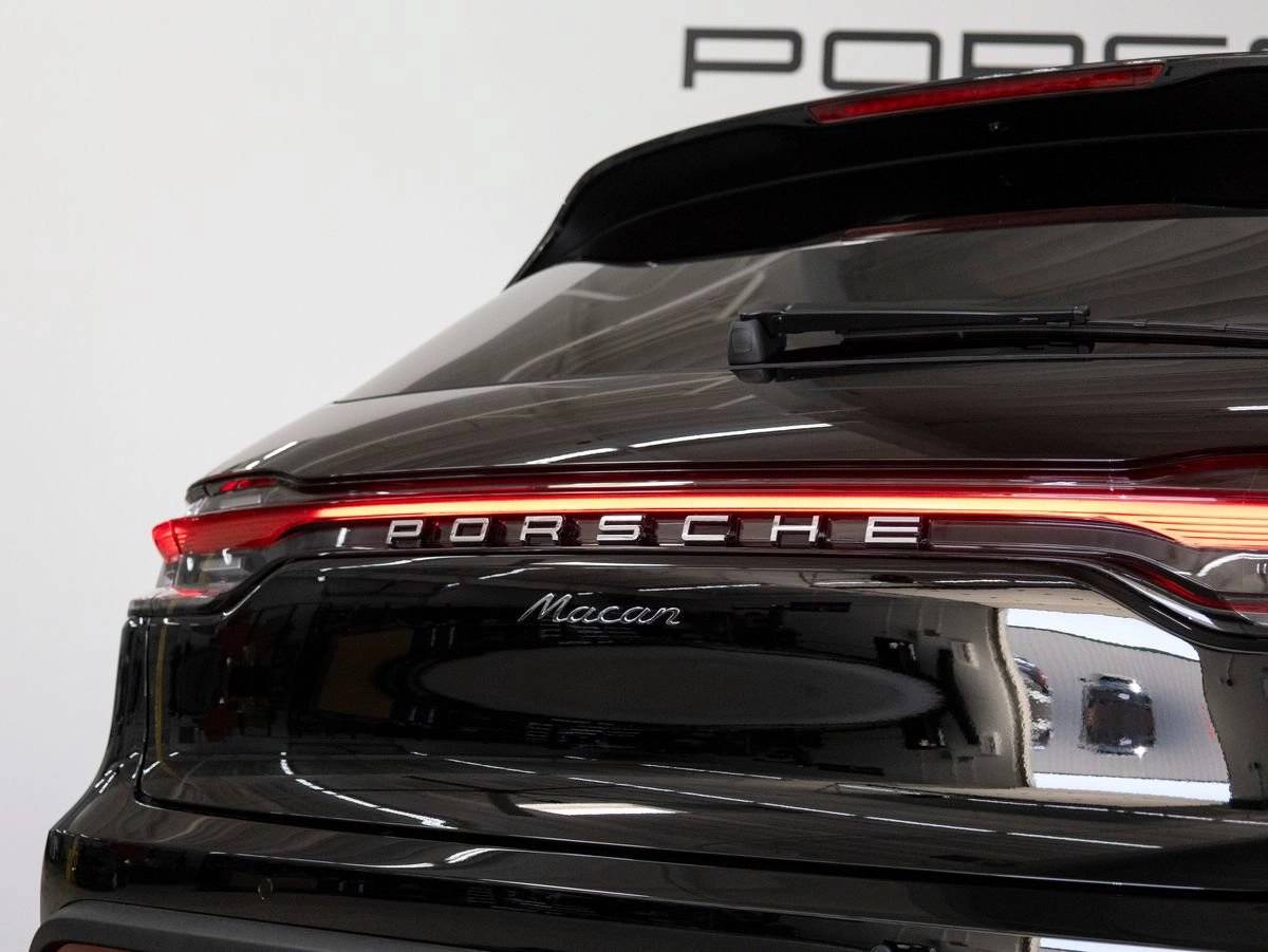 2026 Porsche Macan Macan
