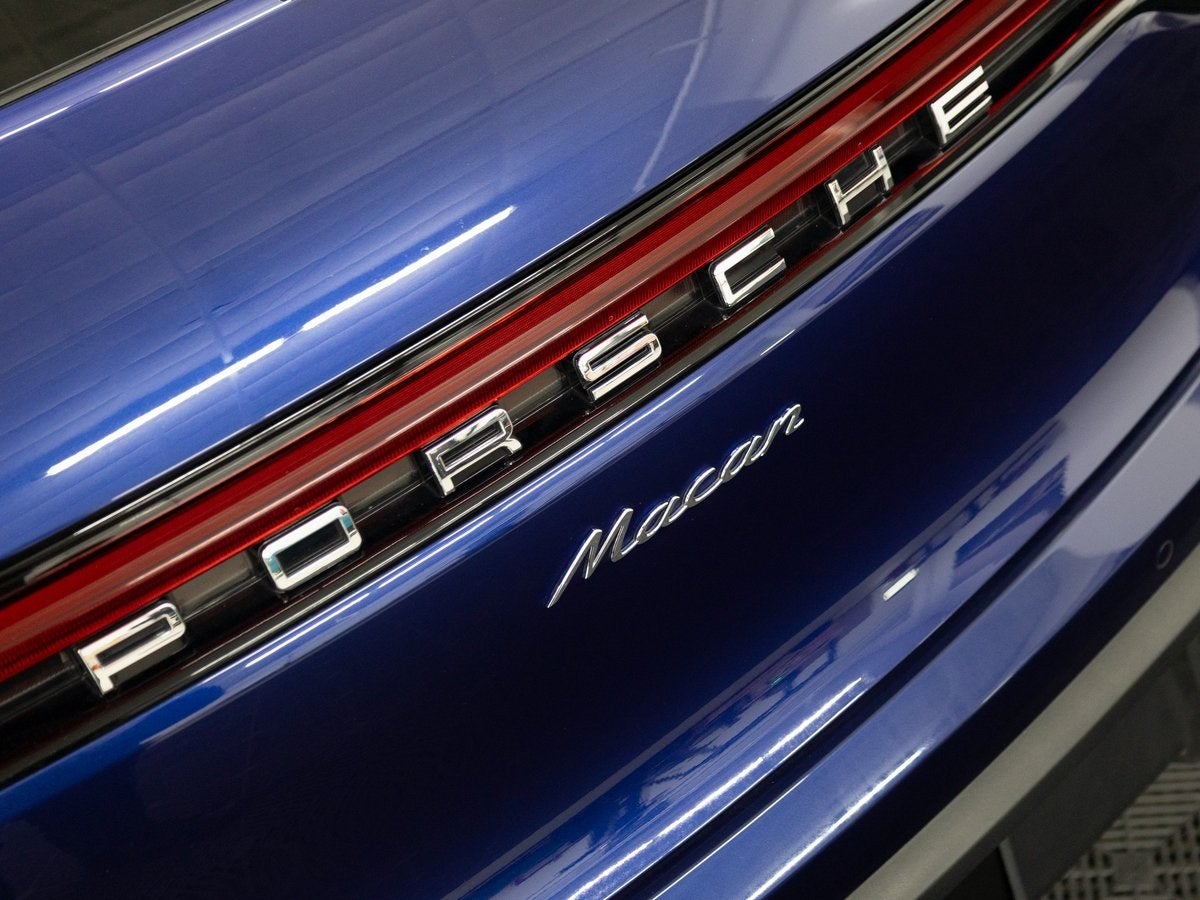 2025 Porsche Macan Base