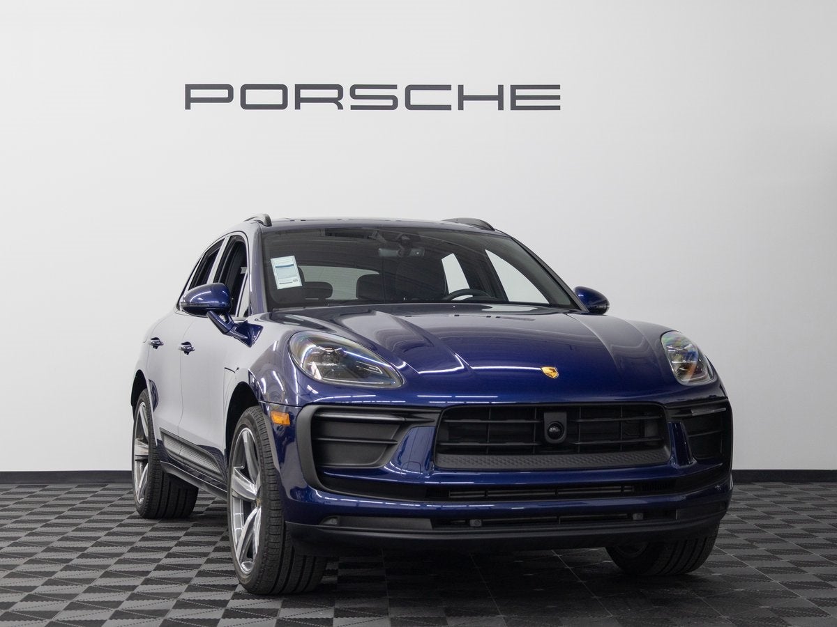 2025 Porsche Macan Base
