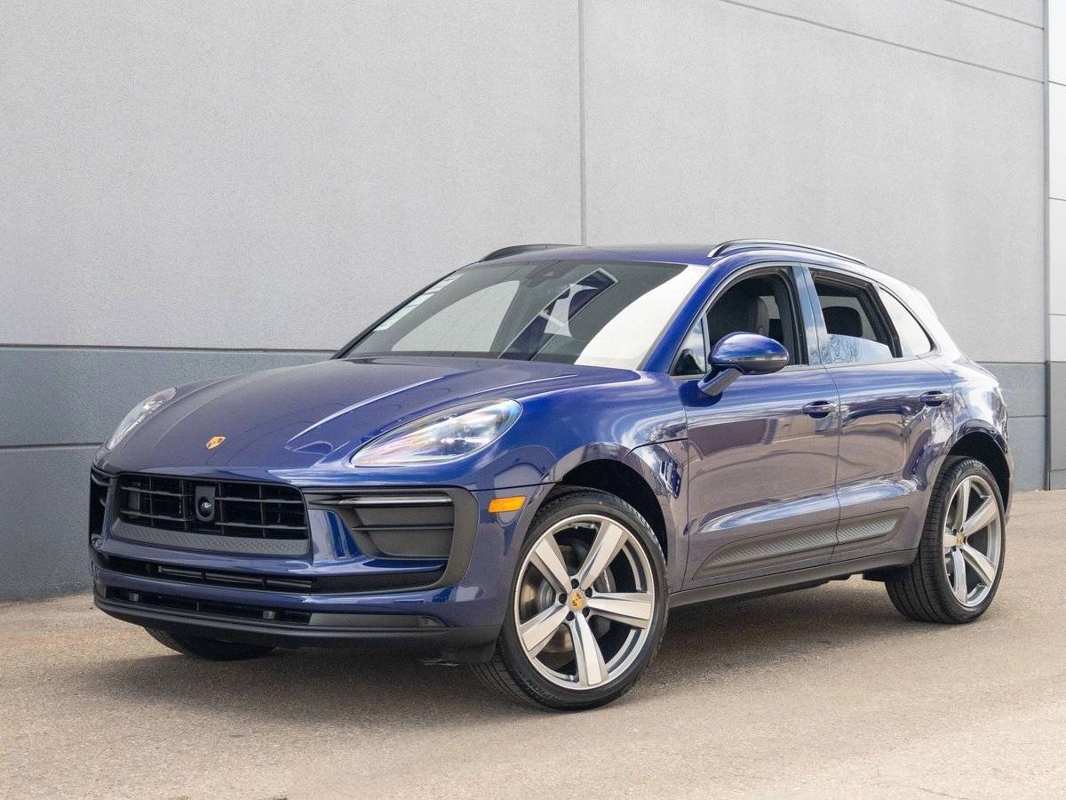 2025 Porsche Macan Base