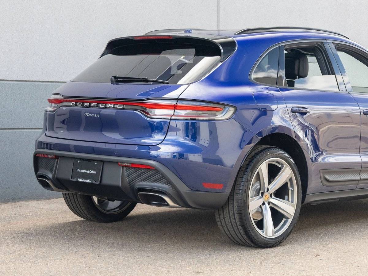 2025 Porsche Macan Base