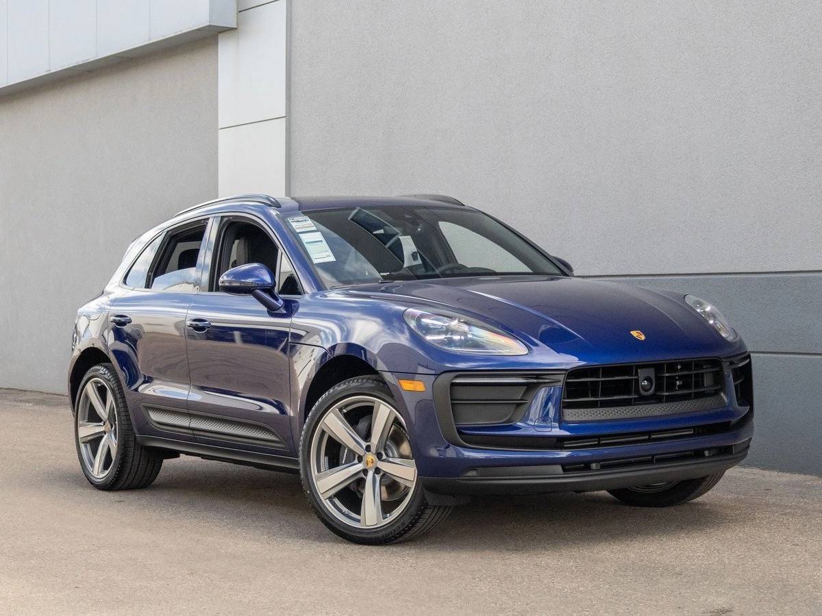 2025 Porsche Macan Base