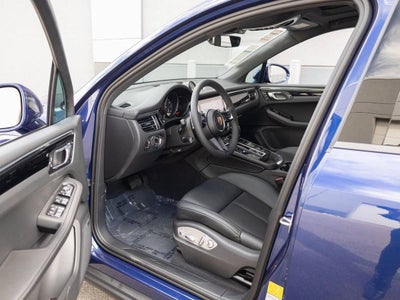 2025 Porsche Macan Base