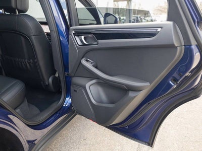 2025 Porsche Macan Base