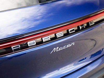 2025 Porsche Macan Base