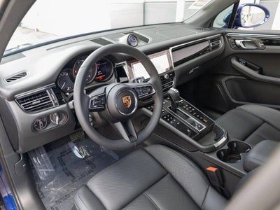 2025 Porsche Macan Base