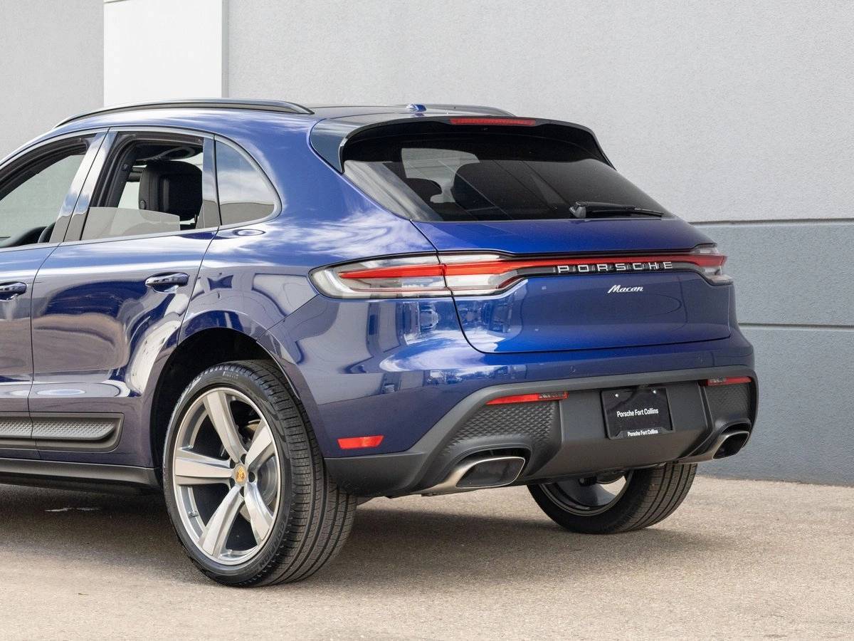 2025 Porsche Macan Base