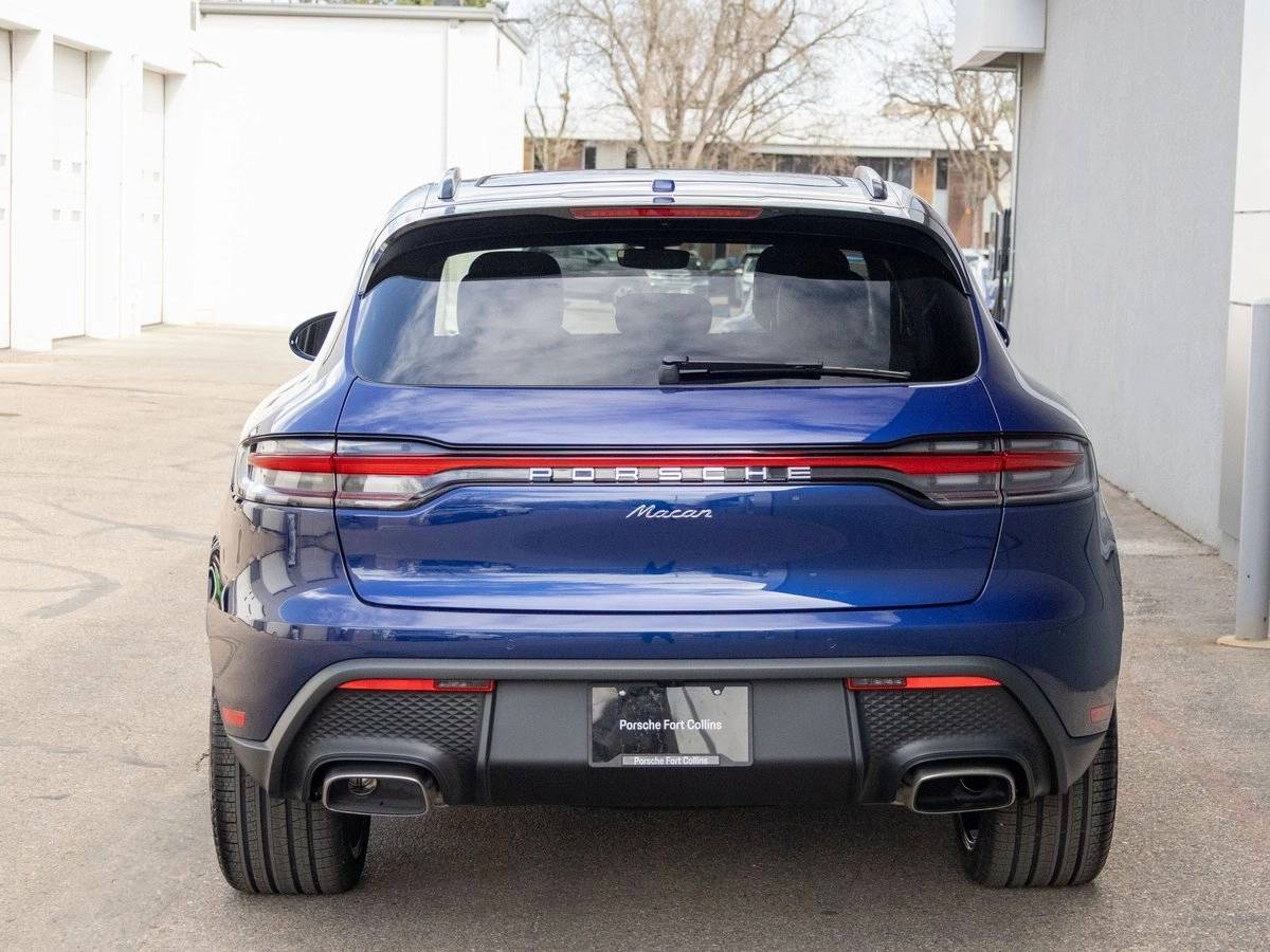 2025 Porsche Macan Base