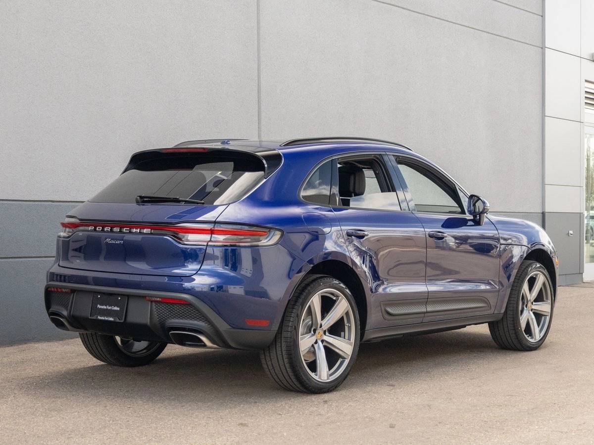 2025 Porsche Macan Base