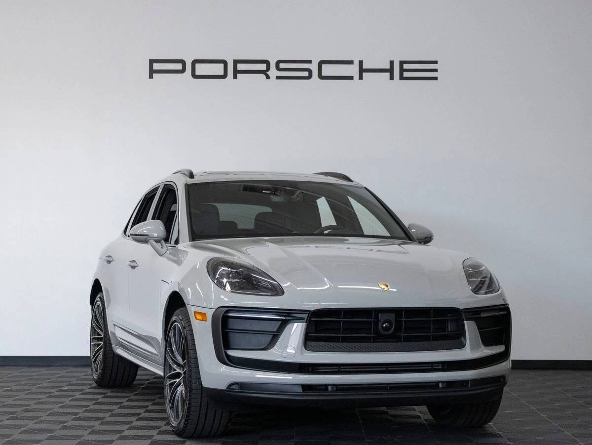 2026 Porsche Macan Macan