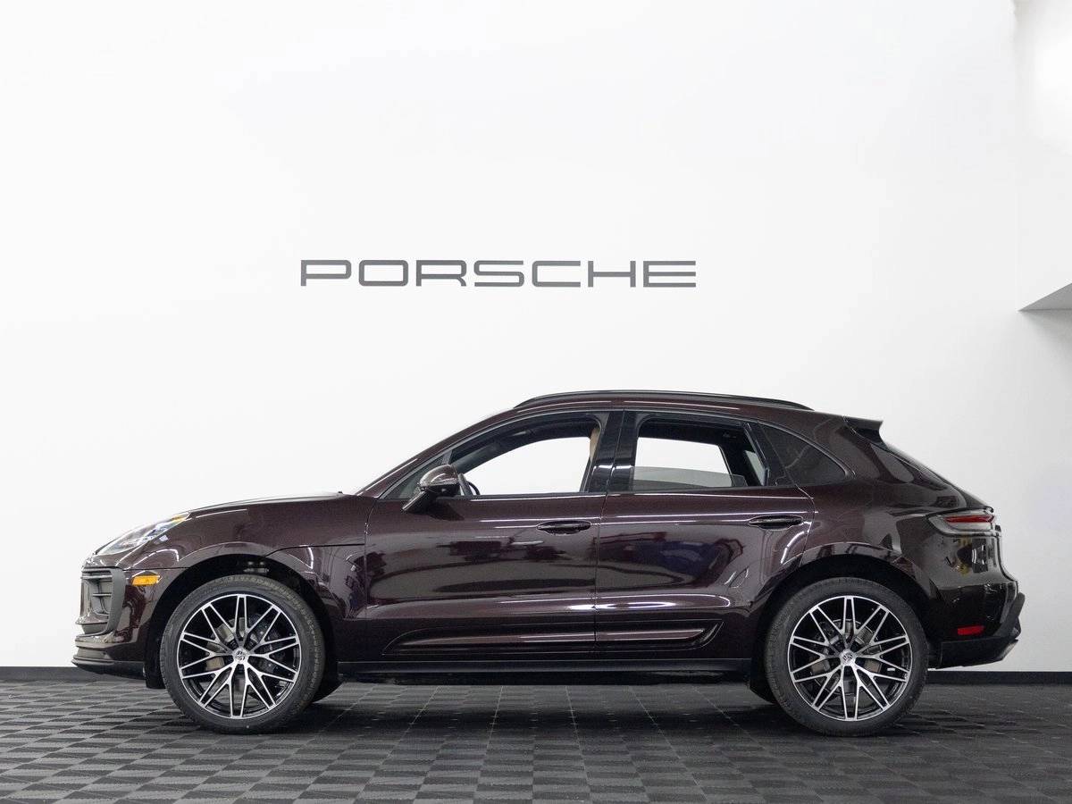 2026 Porsche Macan Base