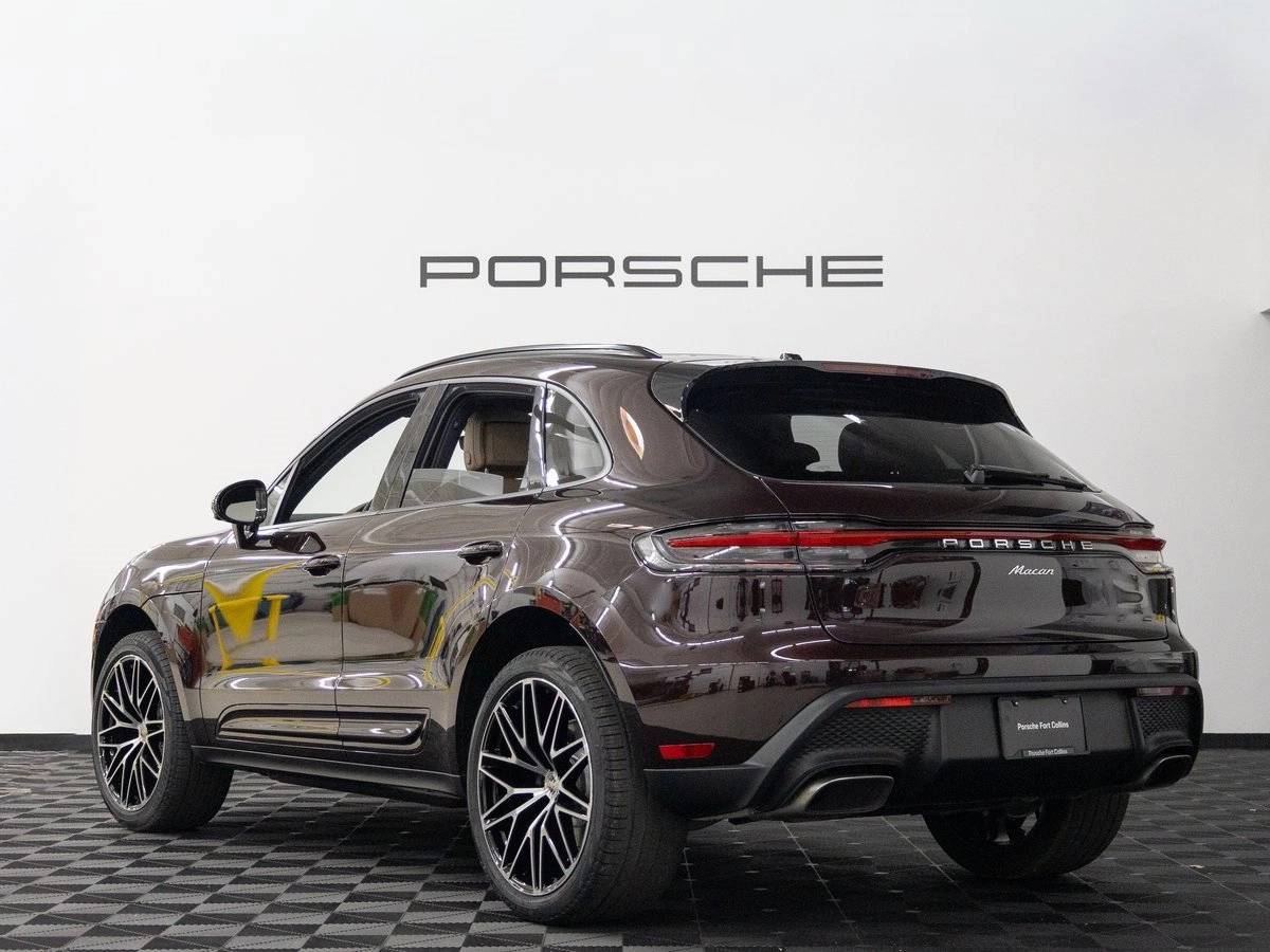 2026 Porsche Macan Base