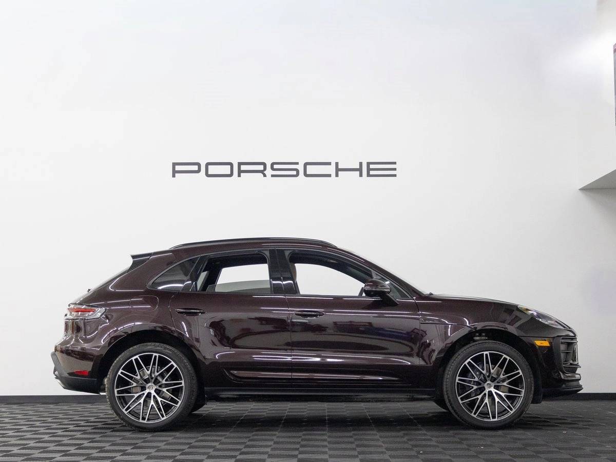2026 Porsche Macan Base