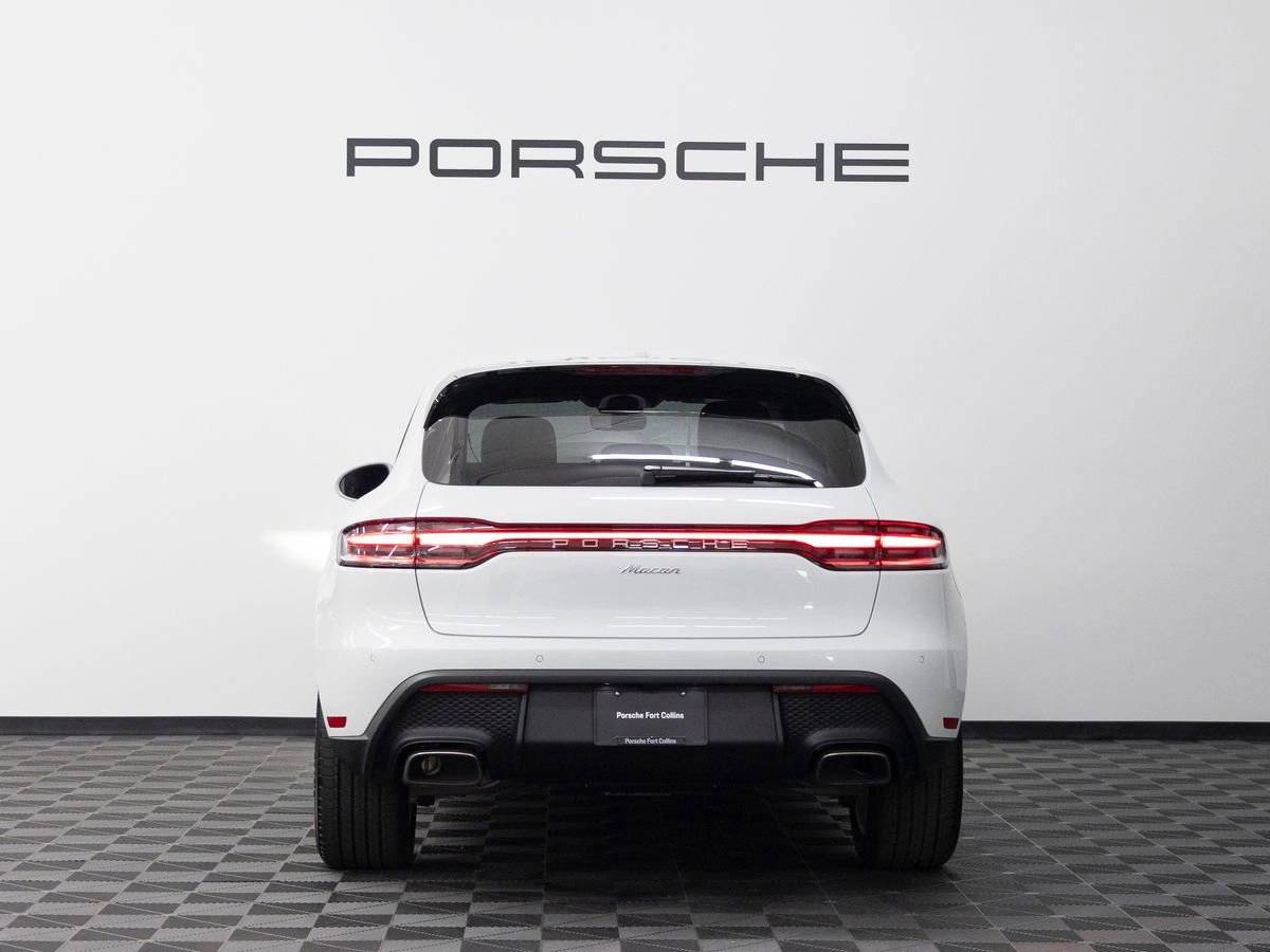 2026 Porsche Macan Base