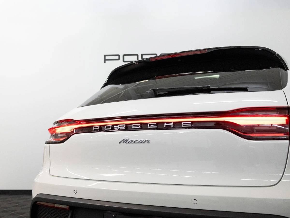 2026 Porsche Macan Macan