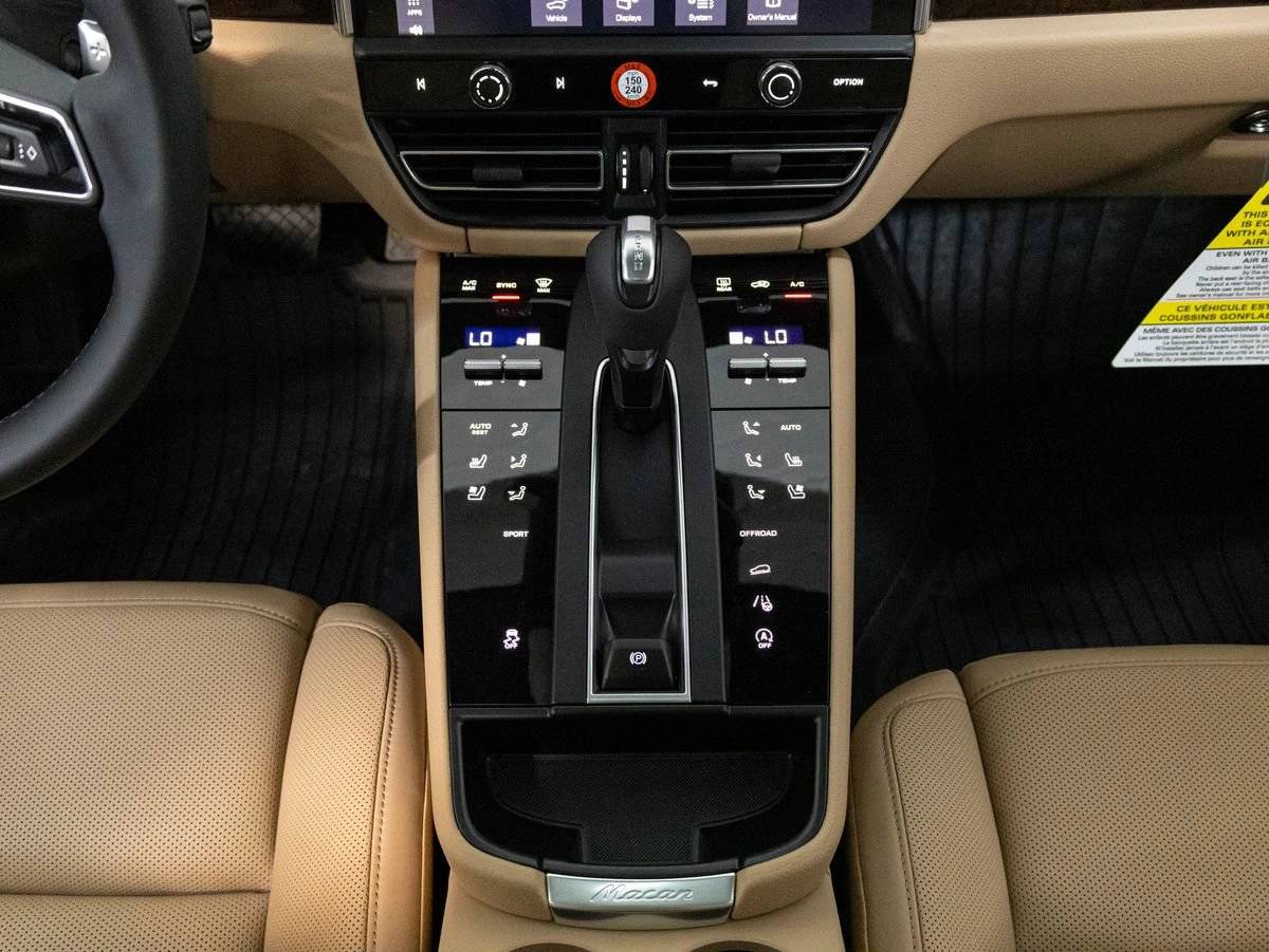 2026 Porsche Macan Macan