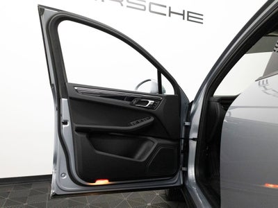 2025 Porsche Macan Macan
