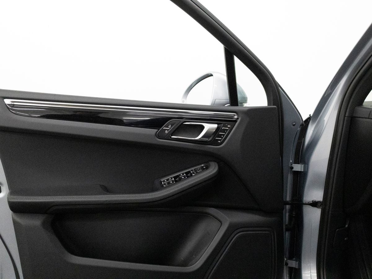 2025 Porsche Macan Macan