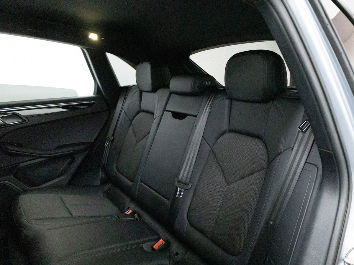 2025 Porsche Macan Macan